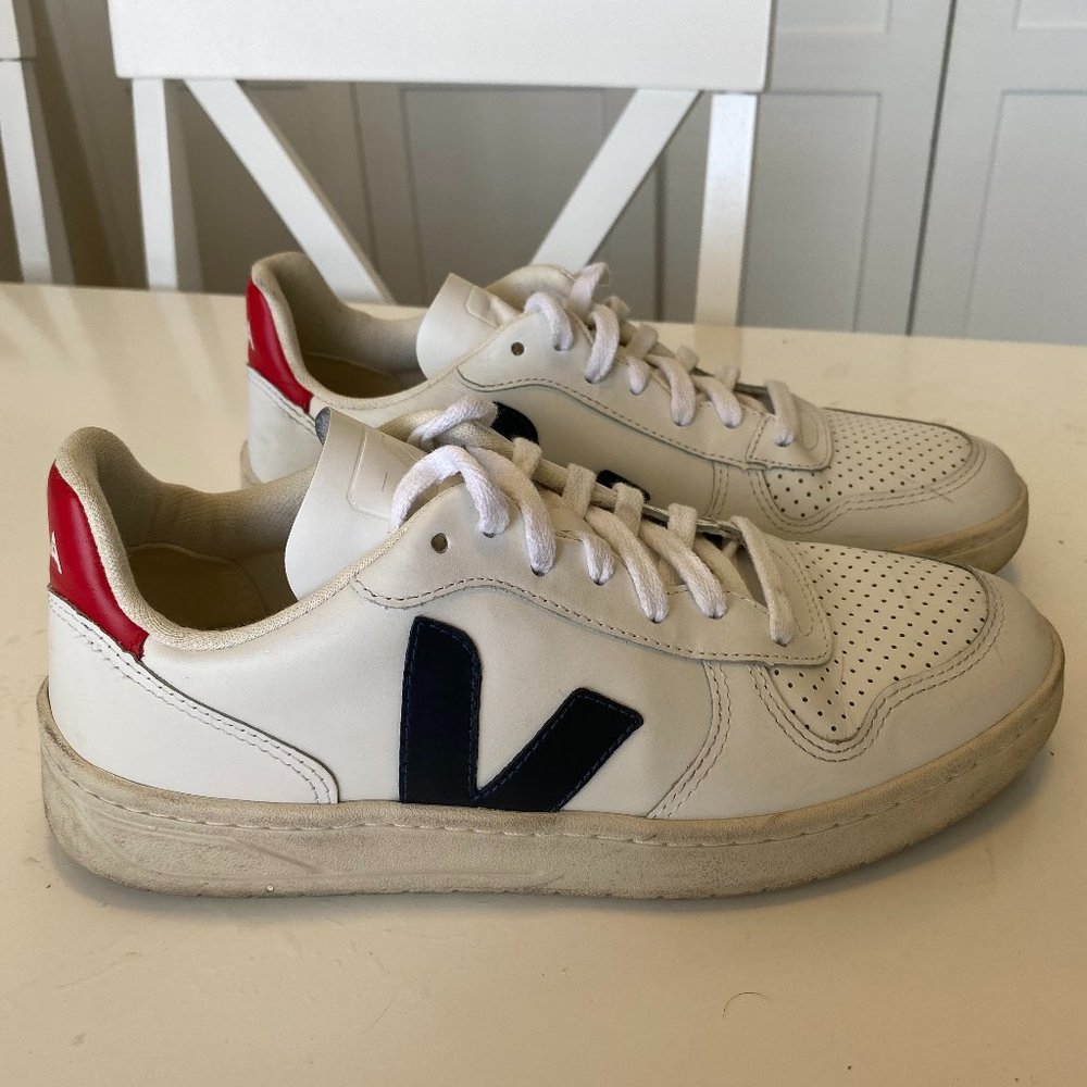 Veja V-10 Sneaker